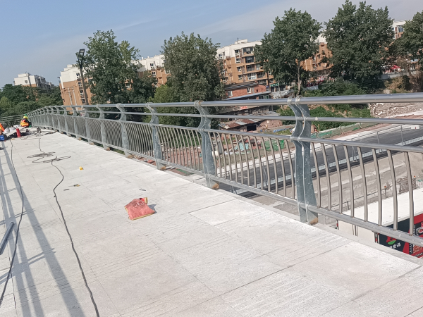 喜师傅不锈钢护栏厂助力四川自贡市政工程:201 不锈钢天桥护栏项目案例 喜师傅不锈钢护栏厂助力四川自贡市政工程:201 不锈钢天桥护栏项目案例